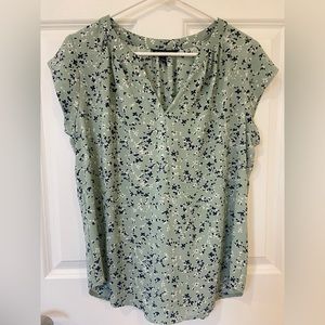 Split neck / v-neck short sleeve blouse